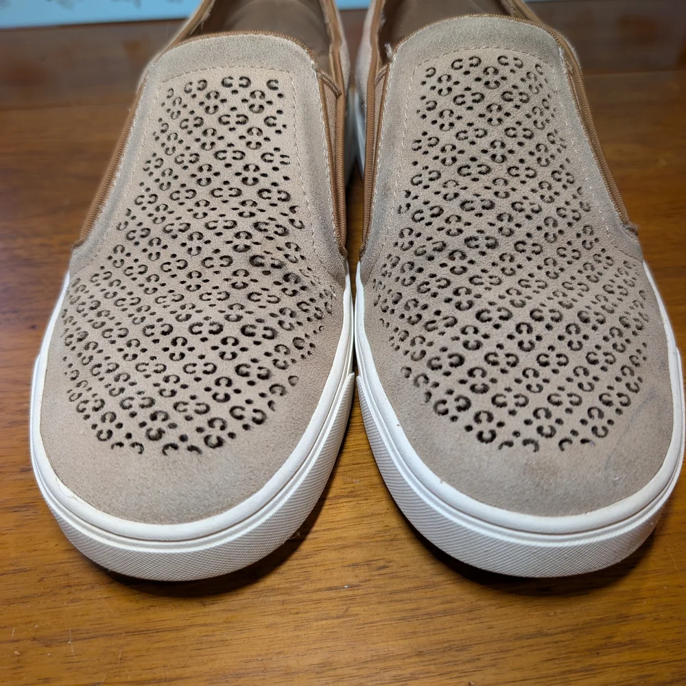 Vionic Women's Loafer Shoe - Picture 5 of 12